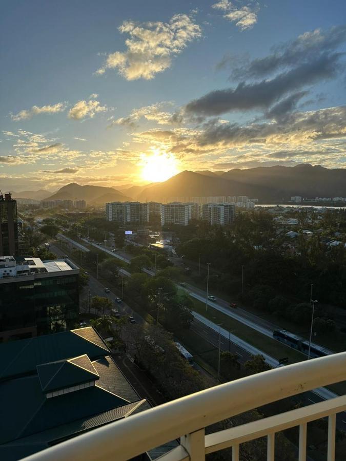Flat Com Vista Panoramica -15- Na Barra Da Tijuca - Estacionamento Gratuito - Frigobar - Ar Condicionado - Piscina - Academia - Balsa Para Praia Gratis - Varanda - Vista Parcial Mar E Lagoa Rio de Janeiro Extérieur photo