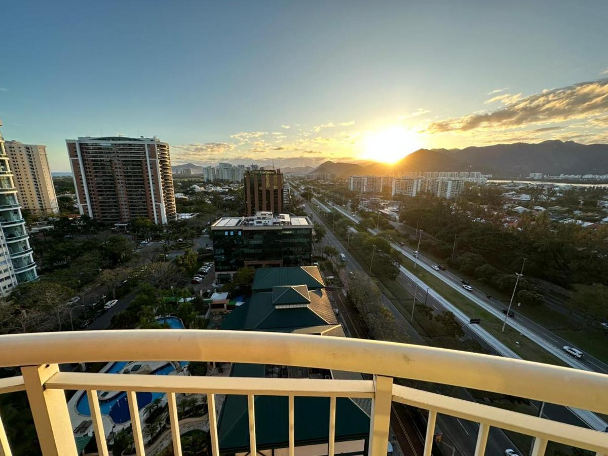 Flat Com Vista Panoramica -15- Na Barra Da Tijuca - Estacionamento Gratuito - Frigobar - Ar Condicionado - Piscina - Academia - Balsa Para Praia Gratis - Varanda - Vista Parcial Mar E Lagoa Rio de Janeiro Extérieur photo