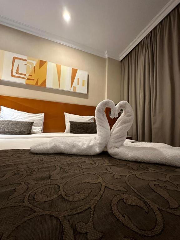 Flat Com Vista Panoramica -15- Na Barra Da Tijuca - Estacionamento Gratuito - Frigobar - Ar Condicionado - Piscina - Academia - Balsa Para Praia Gratis - Varanda - Vista Parcial Mar E Lagoa Rio de Janeiro Extérieur photo