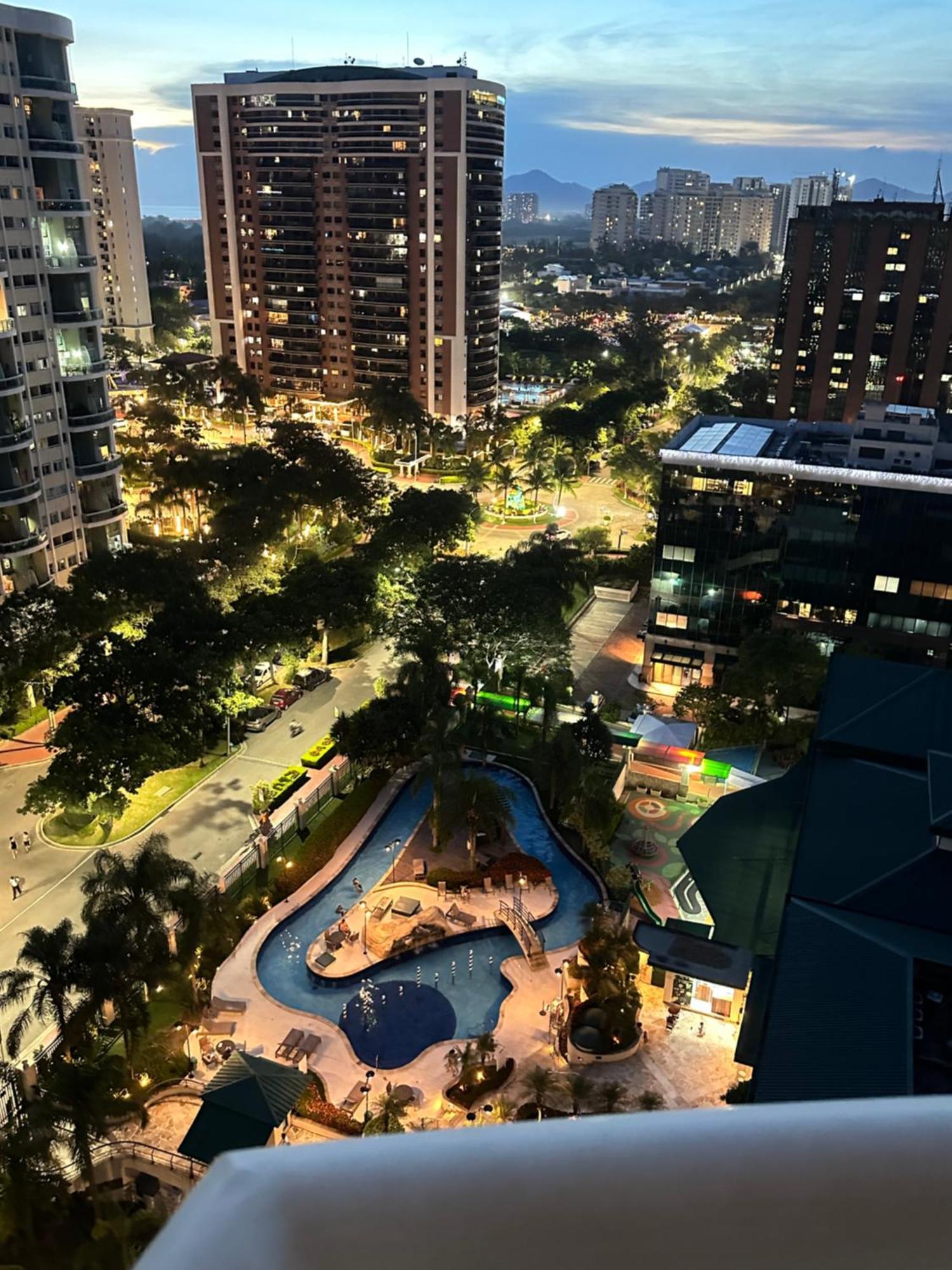 Flat Com Vista Panoramica -15- Na Barra Da Tijuca - Estacionamento Gratuito - Frigobar - Ar Condicionado - Piscina - Academia - Balsa Para Praia Gratis - Varanda - Vista Parcial Mar E Lagoa Rio de Janeiro Extérieur photo