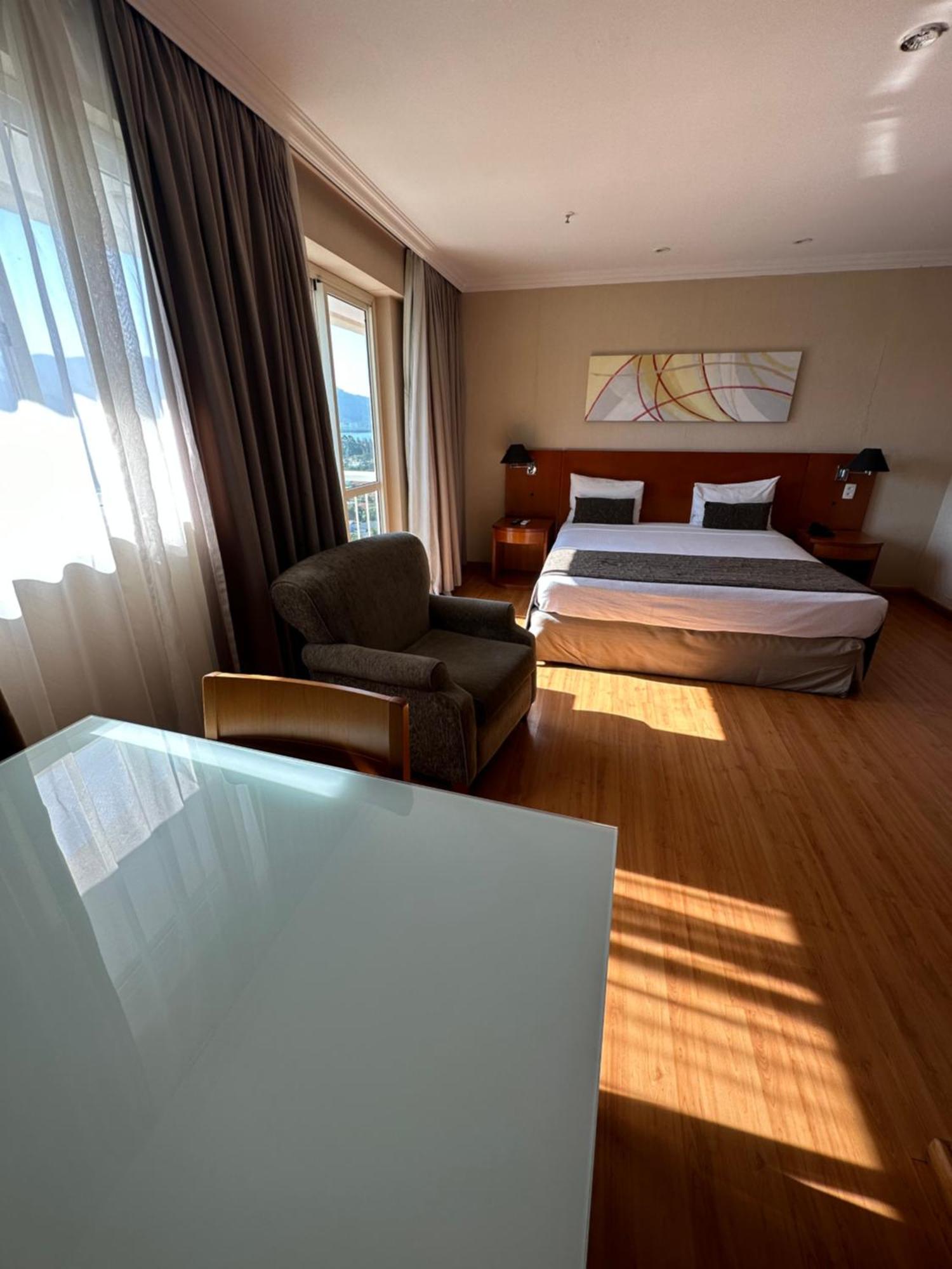 Flat Com Vista Panoramica -15- Na Barra Da Tijuca - Estacionamento Gratuito - Frigobar - Ar Condicionado - Piscina - Academia - Balsa Para Praia Gratis - Varanda - Vista Parcial Mar E Lagoa Rio de Janeiro Extérieur photo