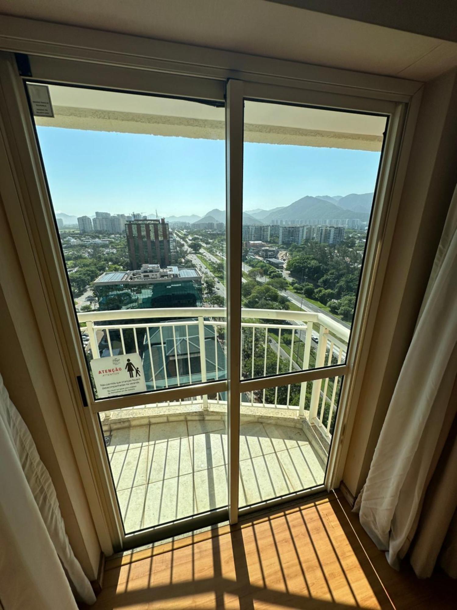Flat Com Vista Panoramica -15- Na Barra Da Tijuca - Estacionamento Gratuito - Frigobar - Ar Condicionado - Piscina - Academia - Balsa Para Praia Gratis - Varanda - Vista Parcial Mar E Lagoa Rio de Janeiro Extérieur photo