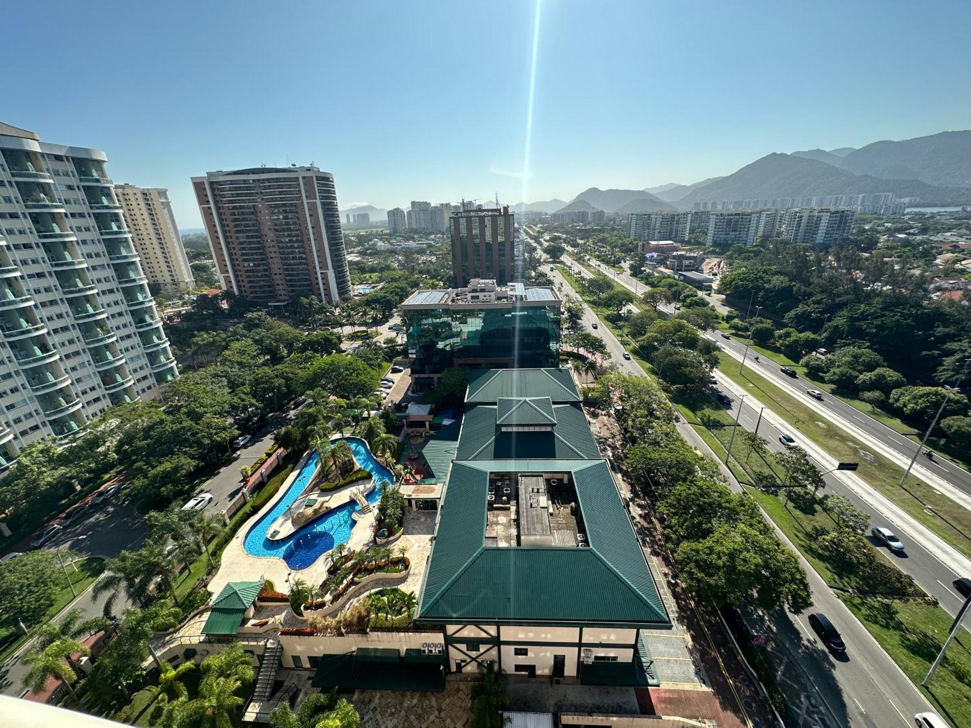Flat Com Vista Panoramica -15- Na Barra Da Tijuca - Estacionamento Gratuito - Frigobar - Ar Condicionado - Piscina - Academia - Balsa Para Praia Gratis - Varanda - Vista Parcial Mar E Lagoa Rio de Janeiro Extérieur photo