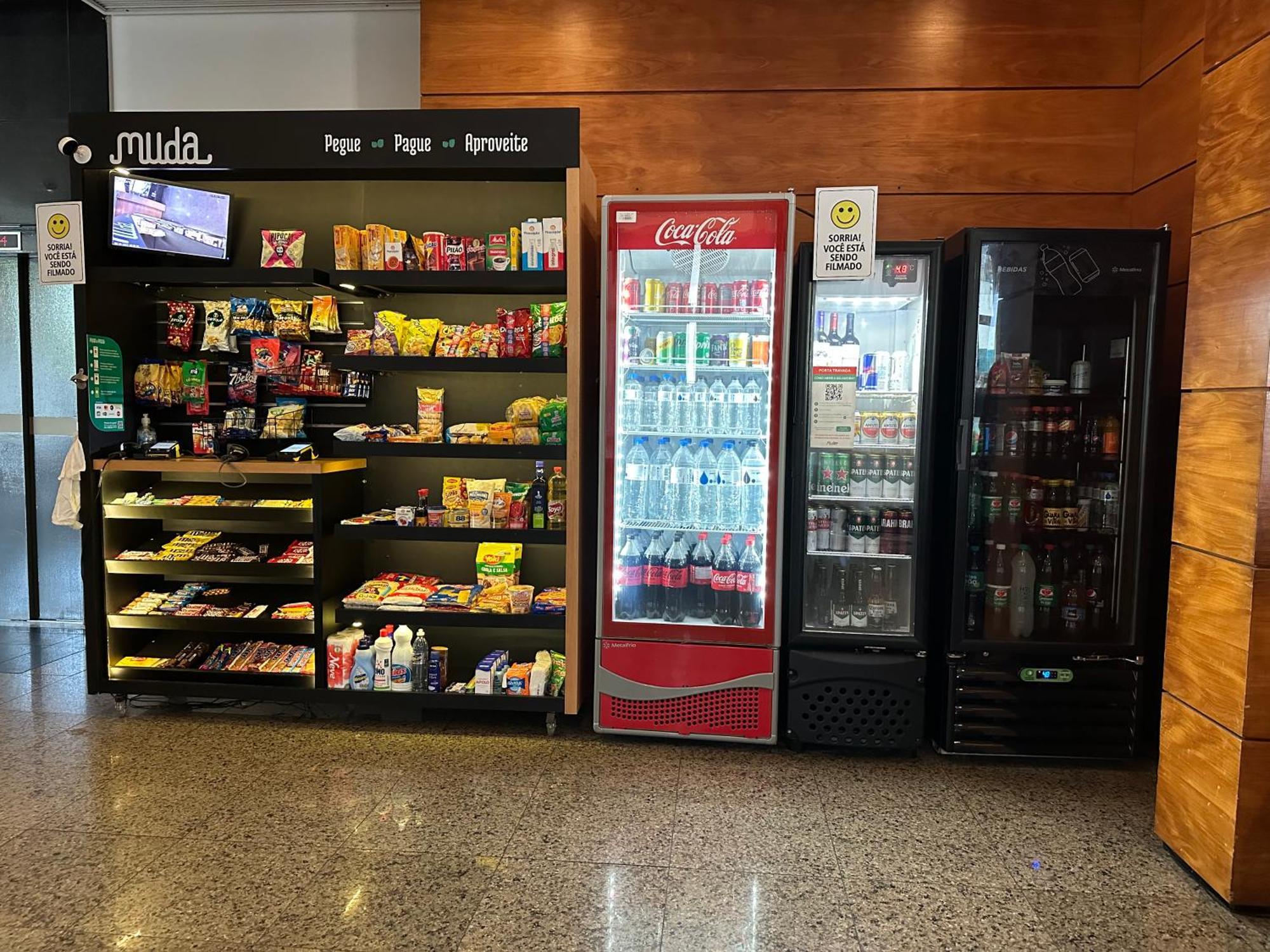 Flat Com Vista Panoramica -15- Na Barra Da Tijuca - Estacionamento Gratuito - Frigobar - Ar Condicionado - Piscina - Academia - Balsa Para Praia Gratis - Varanda - Vista Parcial Mar E Lagoa Rio de Janeiro Extérieur photo