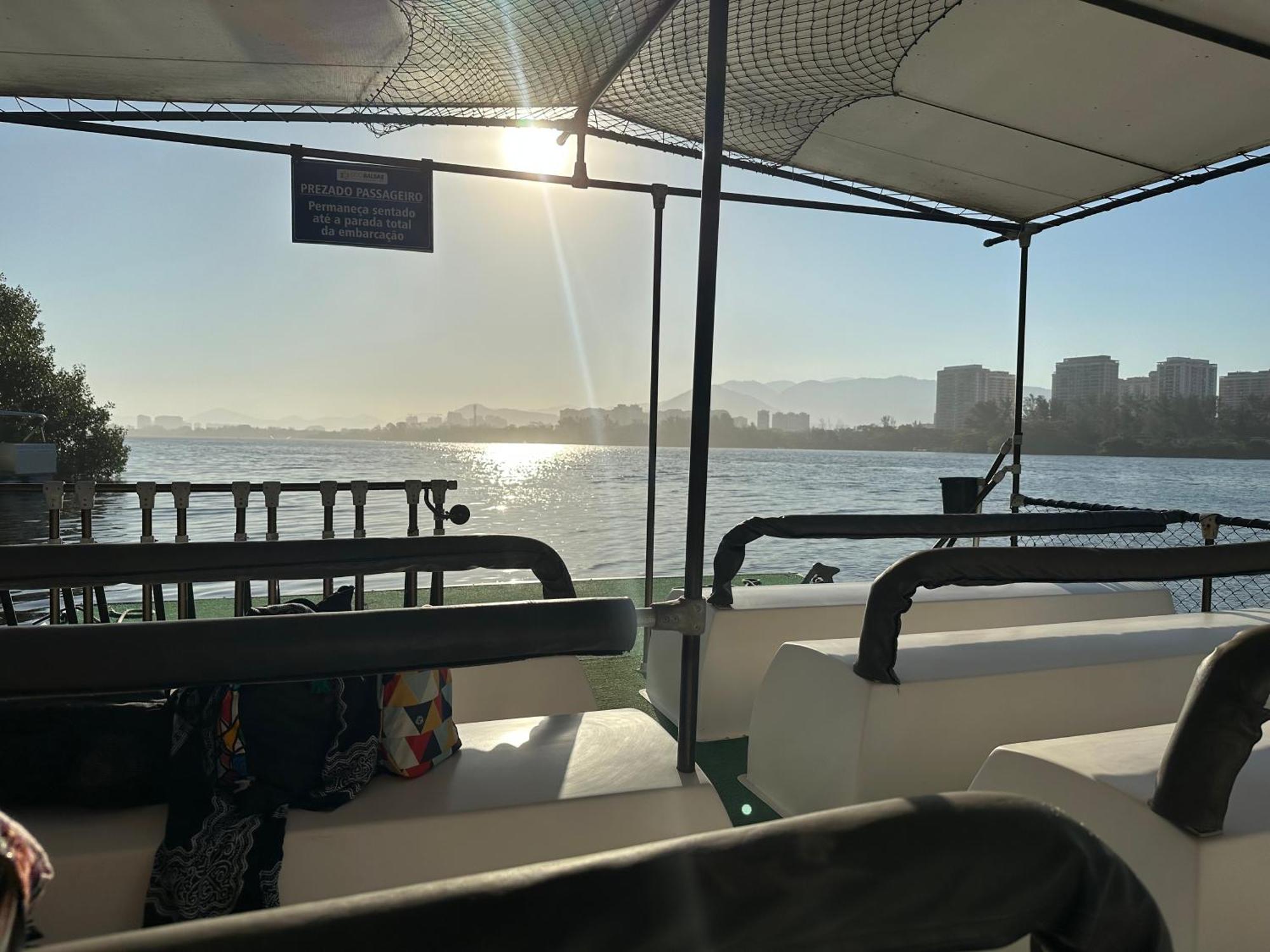 Flat Com Vista Panoramica -15- Na Barra Da Tijuca - Estacionamento Gratuito - Frigobar - Ar Condicionado - Piscina - Academia - Balsa Para Praia Gratis - Varanda - Vista Parcial Mar E Lagoa Rio de Janeiro Extérieur photo