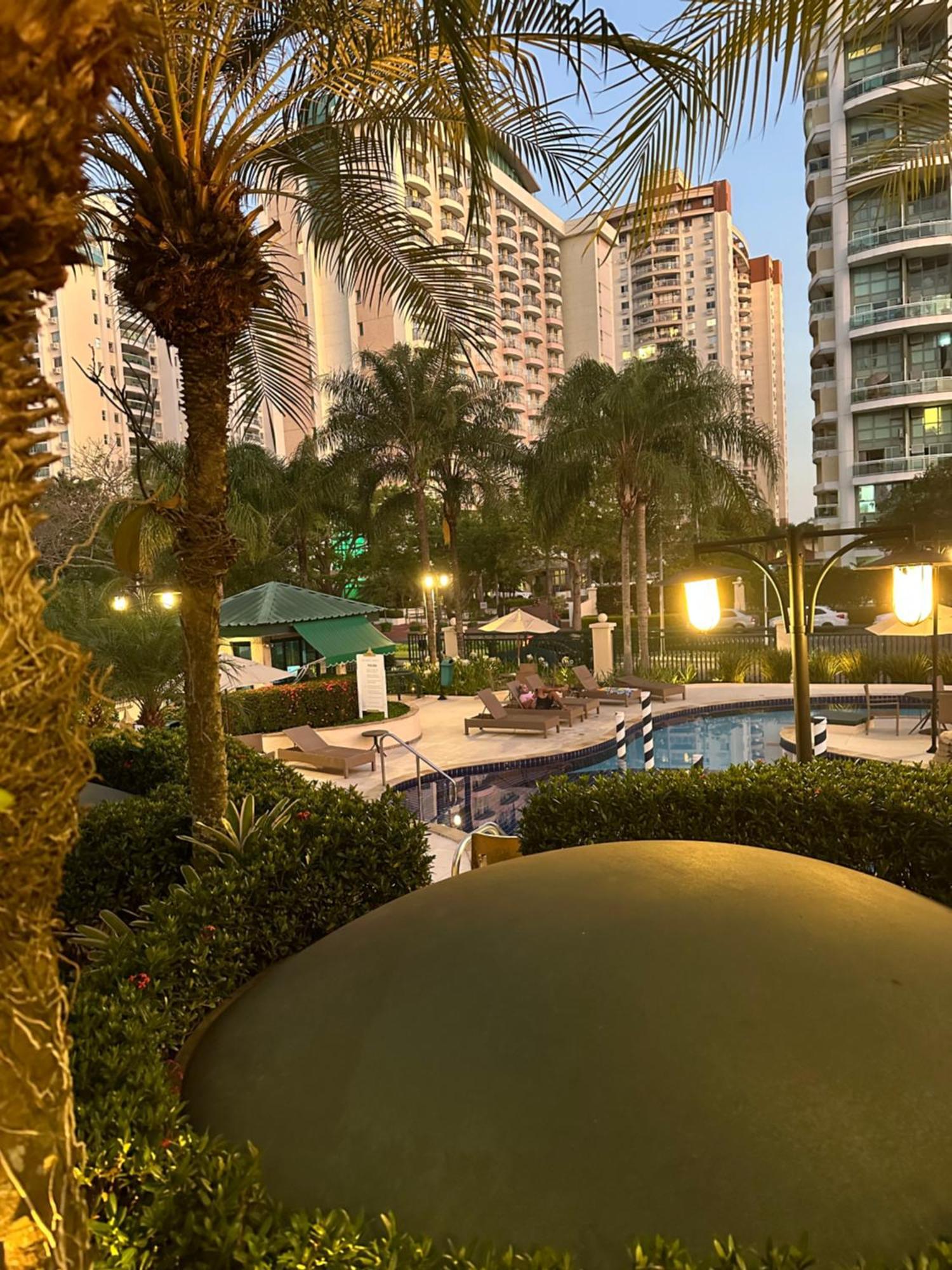 Flat Com Vista Panoramica -15- Na Barra Da Tijuca - Estacionamento Gratuito - Frigobar - Ar Condicionado - Piscina - Academia - Balsa Para Praia Gratis - Varanda - Vista Parcial Mar E Lagoa Rio de Janeiro Extérieur photo