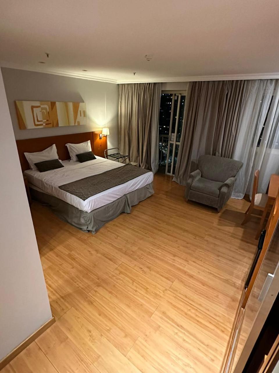 Flat Com Vista Panoramica -15- Na Barra Da Tijuca - Estacionamento Gratuito - Frigobar - Ar Condicionado - Piscina - Academia - Balsa Para Praia Gratis - Varanda - Vista Parcial Mar E Lagoa Rio de Janeiro Extérieur photo